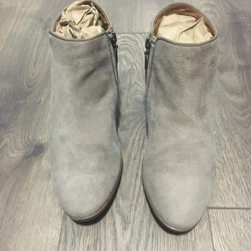 Ladies shoes